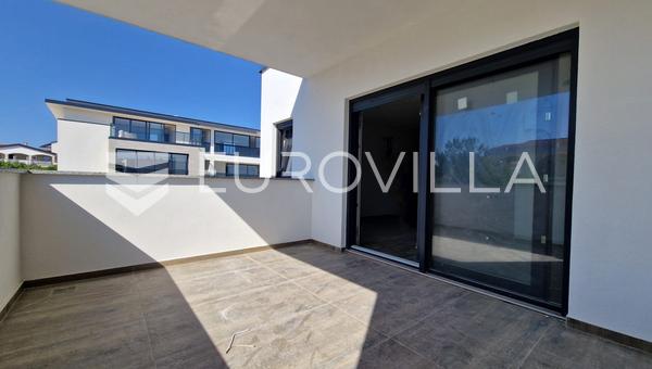 Vir - Apartamento de tres dormitorios cerca de la playa, 1ª planta
