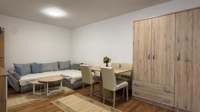 Okucani - Apartamento de um quarto no rés-do-chão