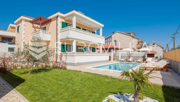 Kastel Stari, familiehus med swimmingpool