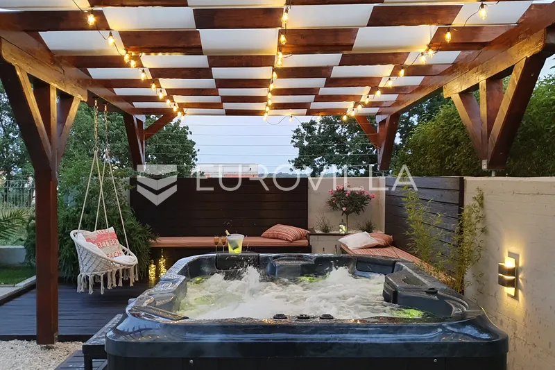 Istra, Medulin: elegantna vila s pogledom na more s prekrasnim bazenom i okućnicom 33