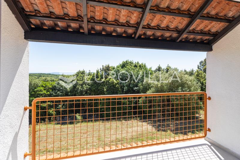 Istria, Duga Uvala – 1. kerros, remontoitu huoneisto kompleksissa merinäköalalla, 150 m merestä - 6