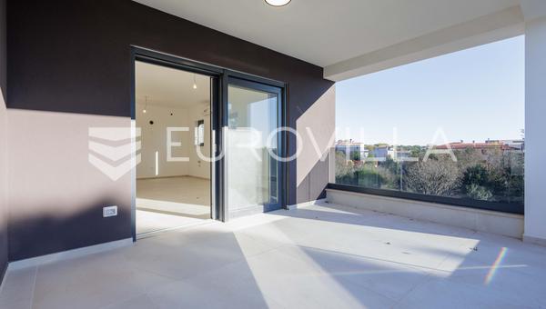 Istria, Medulin: Moderno apartamento de cuatro dormitorios en un elegante edificio de nueva construcción en el segundo p