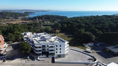 Ístria, Premantura - Terreno em Zona T2 a 300m do Mar, Ideal para Projetos