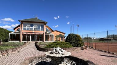 Vukovar, Mitnica - Kompleks biznesowy z dwoma kortami tenisowymi, 3 929 m²