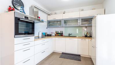 Brac, Bol, freistehendes Apartmenthaus mit Meerblick