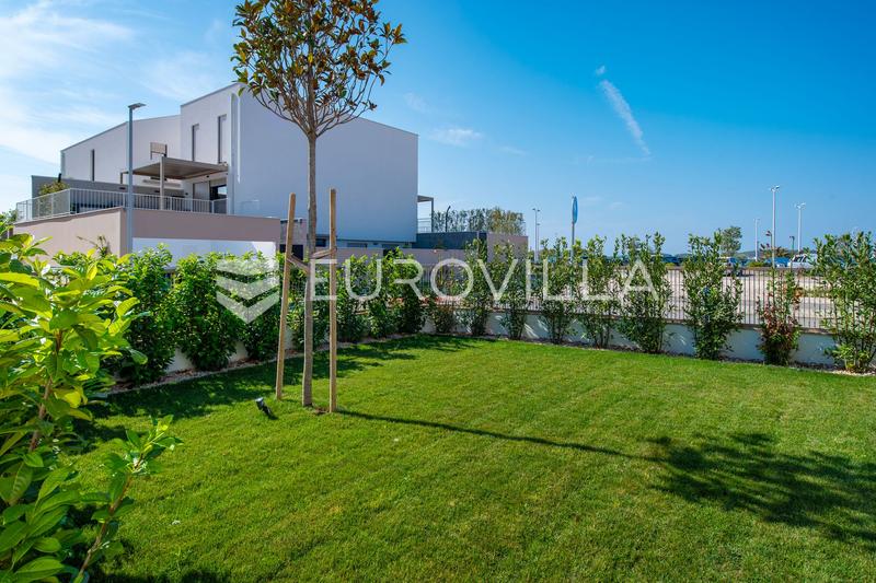 Šibenik, Brodarica, čudovita vila z bazenom, prva vrsta do morja. - 31
