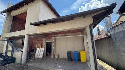 Slavonski Brod, armazém e pavilhão de produção com uma área de 230 m²