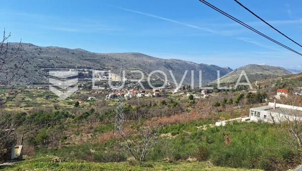 Srinjine, odlično građevinsko zemljište površine 1485 m²