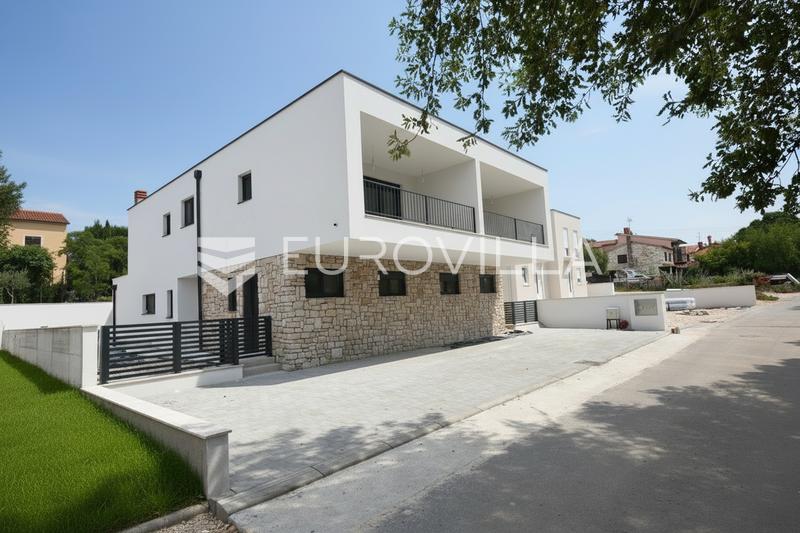 Istria, Savudrija, esclusiva casa bifamiliare moderna in una posizione attraente - 2