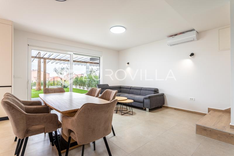 Trogir, terraced house with private garden - long-term rental