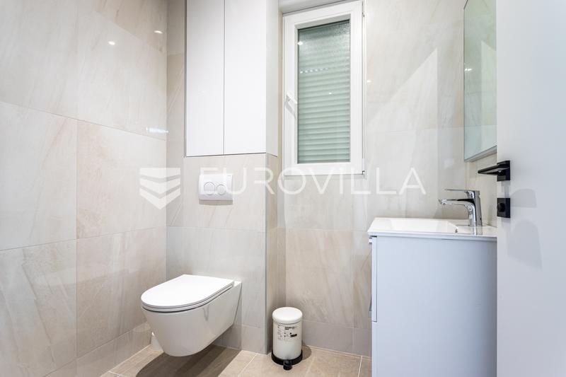 Trogir, terraced house with private garden - long-term rental