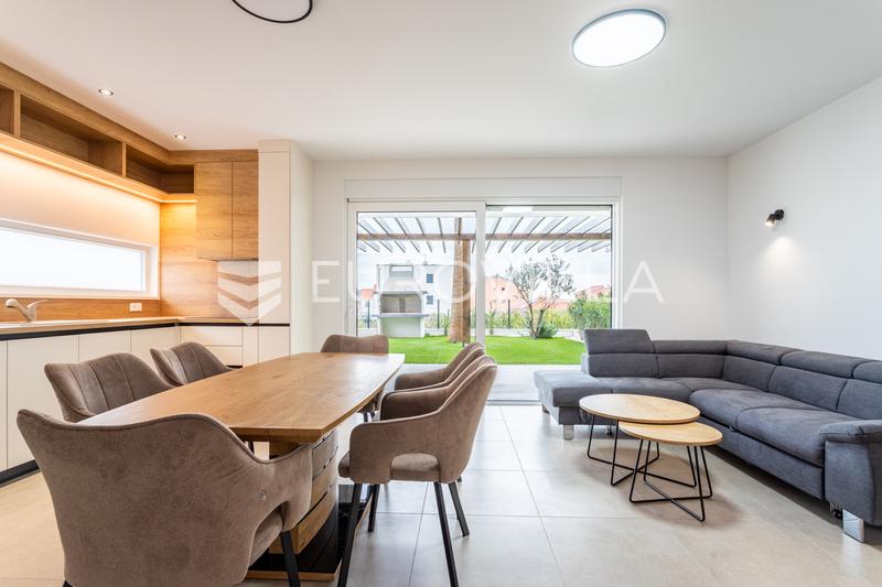 Trogir, terraced house with private garden - long-term rental