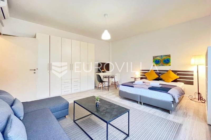 Zagreb, Ban Jelačićin aukio, mukava yksiö, 33 m² - 4