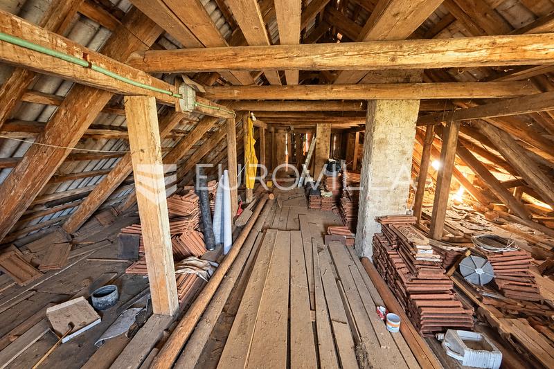 Gorski kotar, Lokve, kuća s velikim potencijalom 240 m², garažom, podrumom i dodatnim objektom - 10