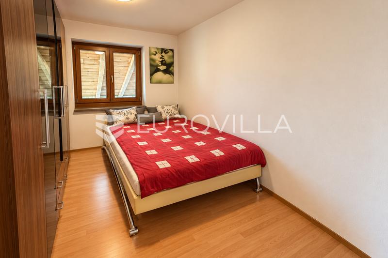 Gorski kotar, Lokve, kuća s velikim potencijalom 240 m², garažom, podrumom i dodatnim objektom - 7