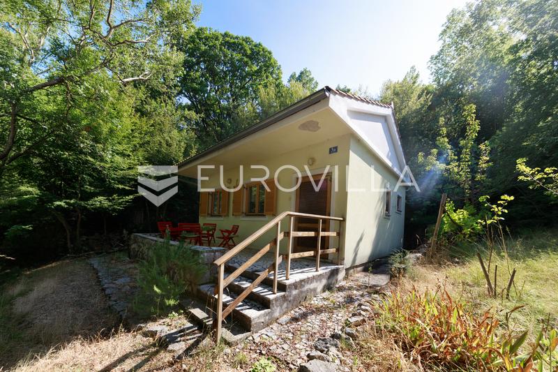 Crikvenica, Grižane, ház kerttel egy 1327 m²-es telken - 1