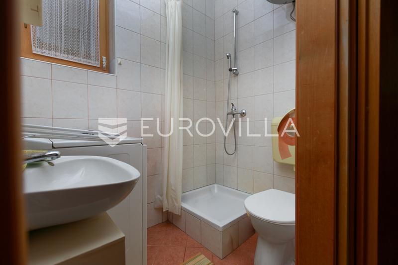 Crikvenica, Grižane, ház kerttel egy 1327 m²-es telken - 10