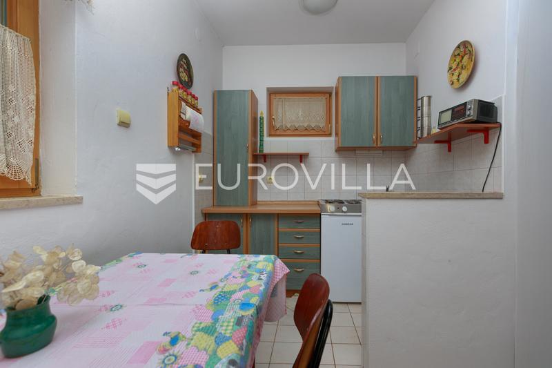 Crikvenica, Grižane, ház kerttel egy 1327 m²-es telken - 12