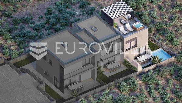 Vodice, moderna casa triple, 105 m²
