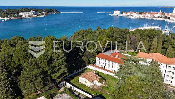 Ístria, Poreč - Lote exclusivo em primeira linha de mar com acesso direto à praia