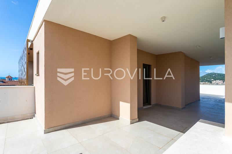 Split, exkluzivní penthouse s výhledem na moře a město - 37