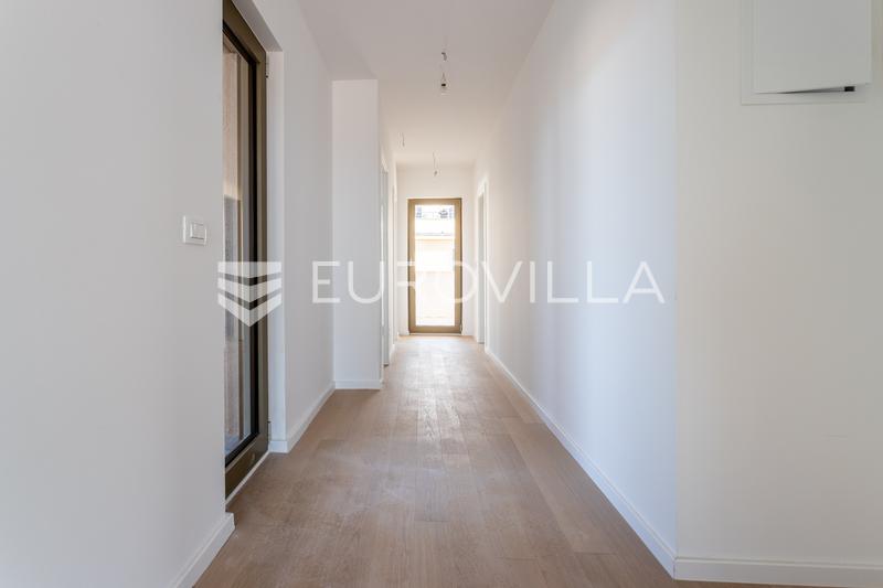 Split, exkluzivní penthouse s výhledem na moře a město - 27