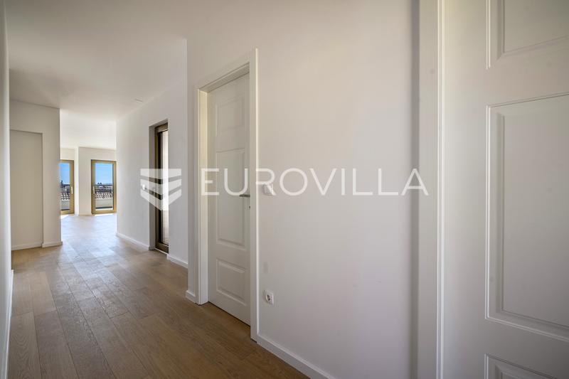 Split, exkluzivní penthouse s výhledem na moře a město - 19