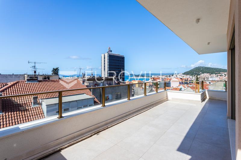 Split, exkluzivní penthouse s výhledem na moře a město - 30