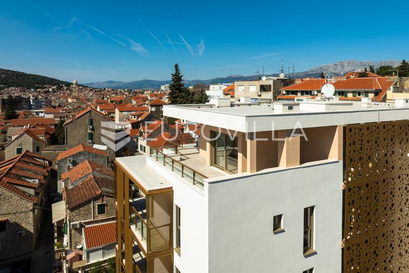 Split, exkluzivní penthouse s výhledem na moře a město - 23