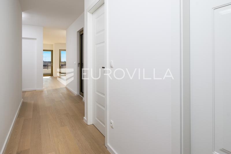 Split, exkluzivní penthouse s výhledem na moře a město - 21