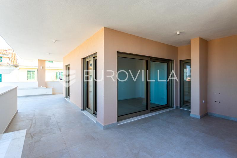Split, exkluzivní penthouse s výhledem na moře a město - 36