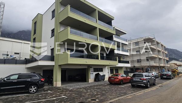 Makarska, comfortabel appartement 81,20 m², 3e verdieping met zeezicht