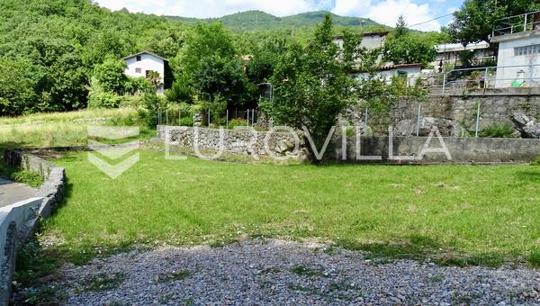 Opatija, Pobri, nadir inşaat arsası 612 m², koruma altındaki ormanlık alana yakın