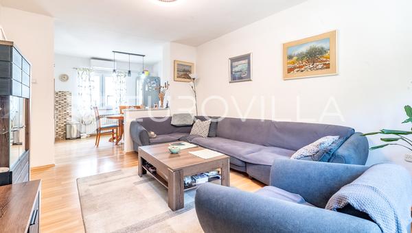 Zagreb, Kraljevec, dvojna kuća sa 3 stana, 264 m²