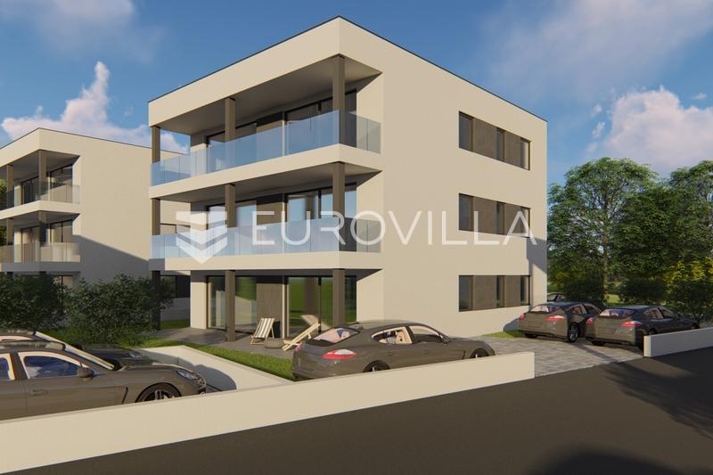 Istria, Medulin, spacious apartment with 4 bedrooms, parking, elevator, sea view
