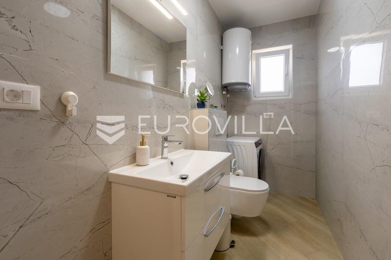 Medulin - Elegante apartamento de dois quartos com dois lugares de estacionamento, a 200 metros do mar - 8