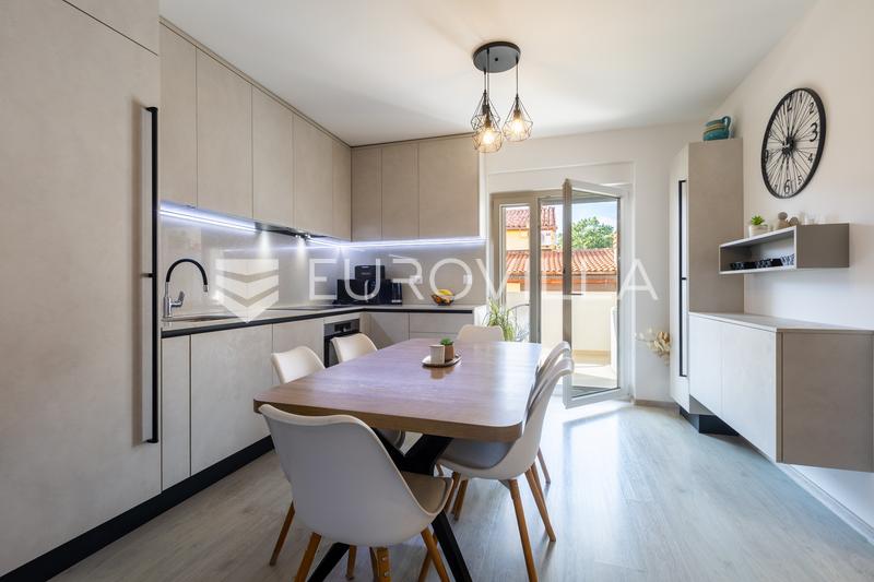Medulin - Elegante apartamento de dois quartos com dois lugares de estacionamento, a 200 metros do mar - 9