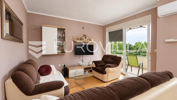 Rijeka, Srdoci, apartamento de três quartos com varanda e estacionamento, 63,15 m²