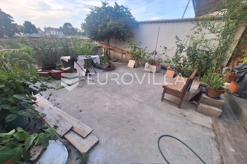 Karlovac, Zvijezda, erhvervslokale 24 m² med terrasse i byens centrum - 4