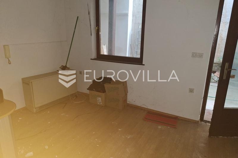 Karlovac, Zvijezda, erhvervslokale 24 m² med terrasse i byens centrum - 2