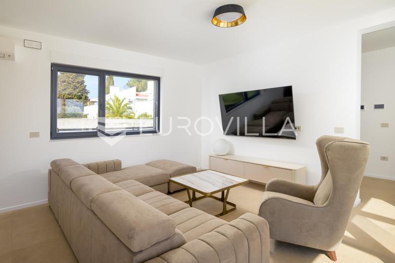 Istrie, Rovinjsko selo, location d'une maison moderne de 210 m² avec piscine chauffée, sauna et jacuzzi - 4