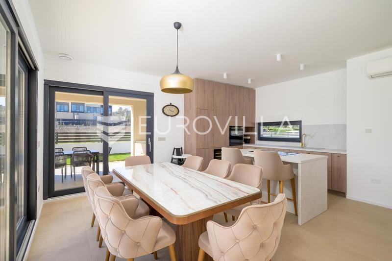 Istrie, Rovinjsko selo, location d'une maison moderne de 210 m² avec piscine chauffée, sauna et jacuzzi - 9