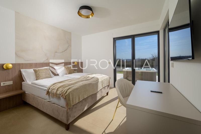 Istrie, Rovinjsko selo, location d'une maison moderne de 210 m² avec piscine chauffée, sauna et jacuzzi - 15