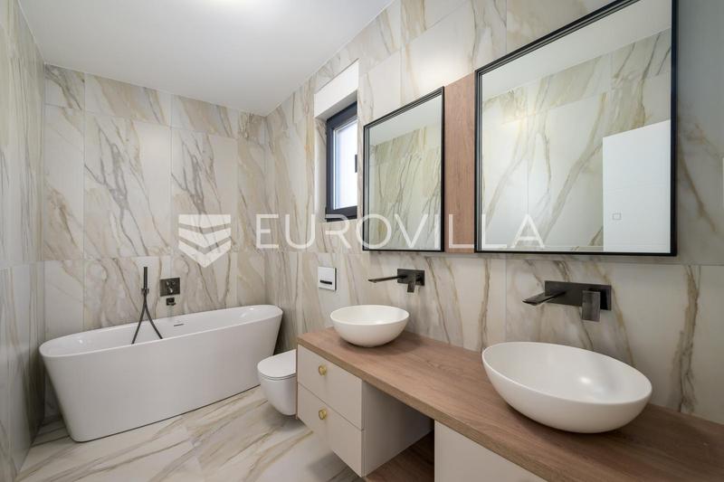 Istrie, Rovinjsko selo, location d'une maison moderne de 210 m² avec piscine chauffée, sauna et jacuzzi - 17