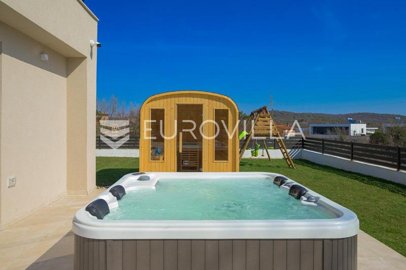 Istrie, Rovinjsko selo, location d'une maison moderne de 210 m² avec piscine chauffée, sauna et jacuzzi - 33