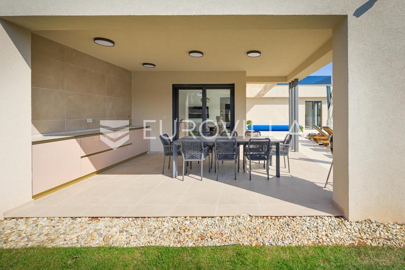 Istrie, Rovinjsko selo, location d'une maison moderne de 210 m² avec piscine chauffée, sauna et jacuzzi - 23