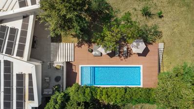 Istria, Kršan, villa de diseño única con su propia central fotovoltaica de 20 kW
