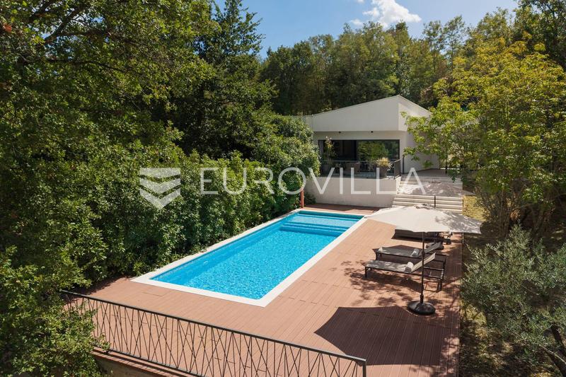 Isztria, Kršan, egyedi tervezésű villa saját 20 kW-os fotovoltaikus erőművel - 2