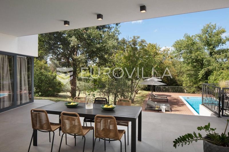 Isztria, Kršan, egyedi tervezésű villa saját 20 kW-os fotovoltaikus erőművel - 18