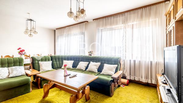 Zagreb, Gornja Dubrava, dvojna kuća površine 211,80 m² s garažom